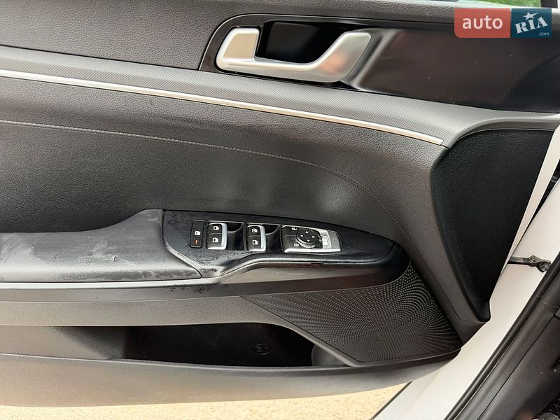 Седан Kia K5 2021 в Житомирі
