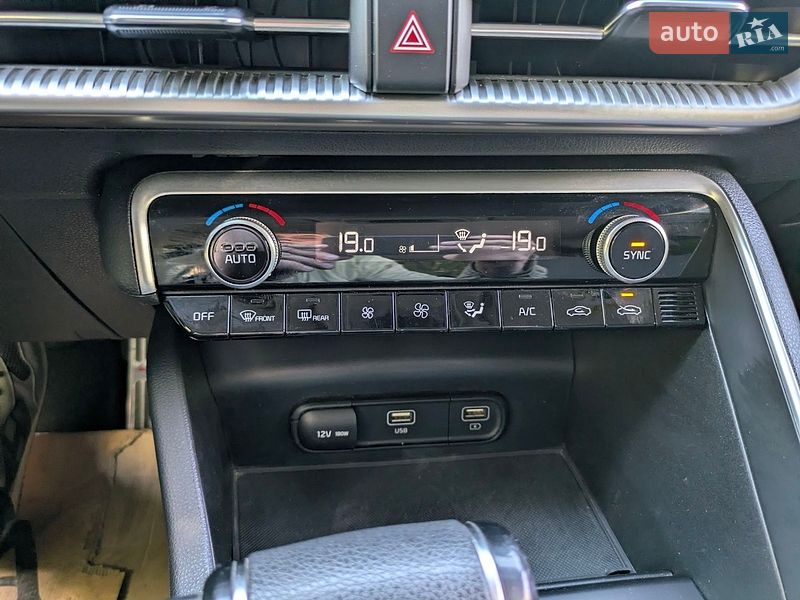 Седан Kia K5 2022 в Києві