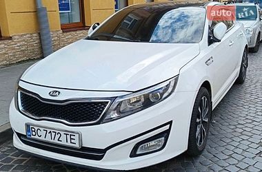 Седан Kia K5 2015 в Львове