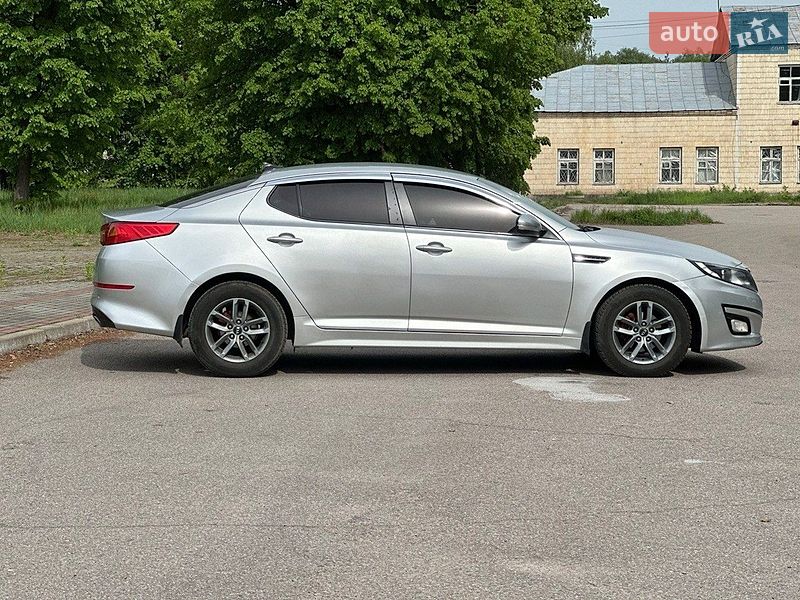 Седан Kia K5 2014 в Шостці