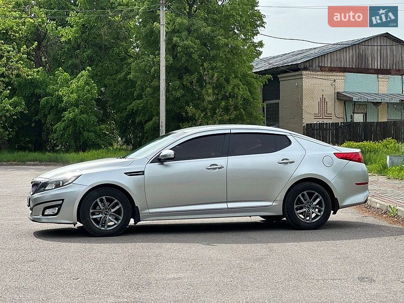 Седан Kia K5 2014 в Шостці