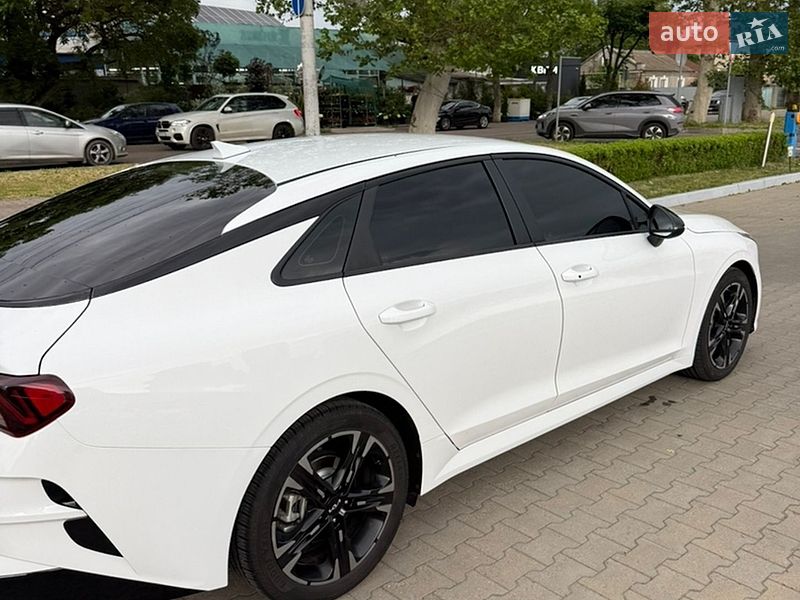 Седан Kia K5 2022 в Днепре