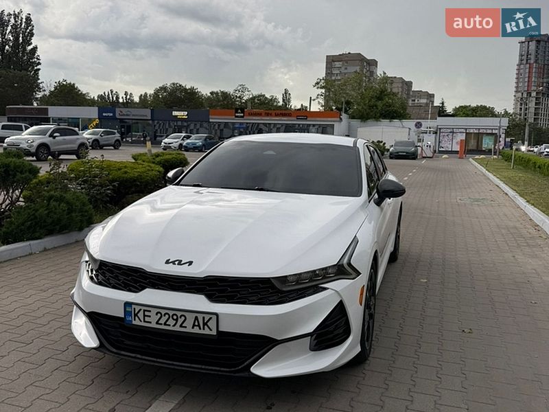 Седан Kia K5 2022 в Днепре