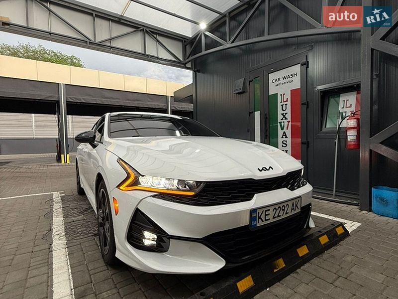 Седан Kia K5 2022 в Днепре