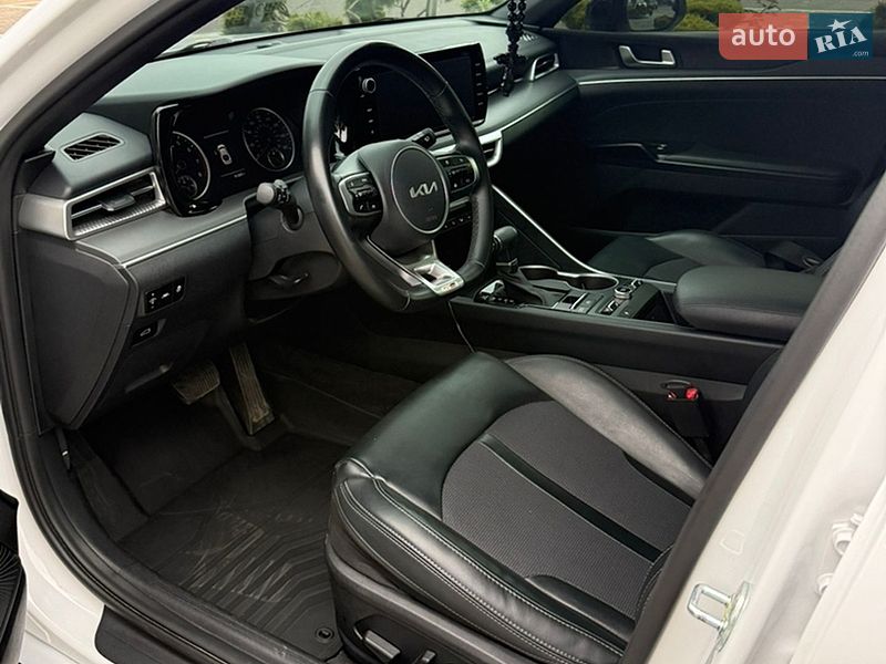 Седан Kia K5 2022 в Днепре