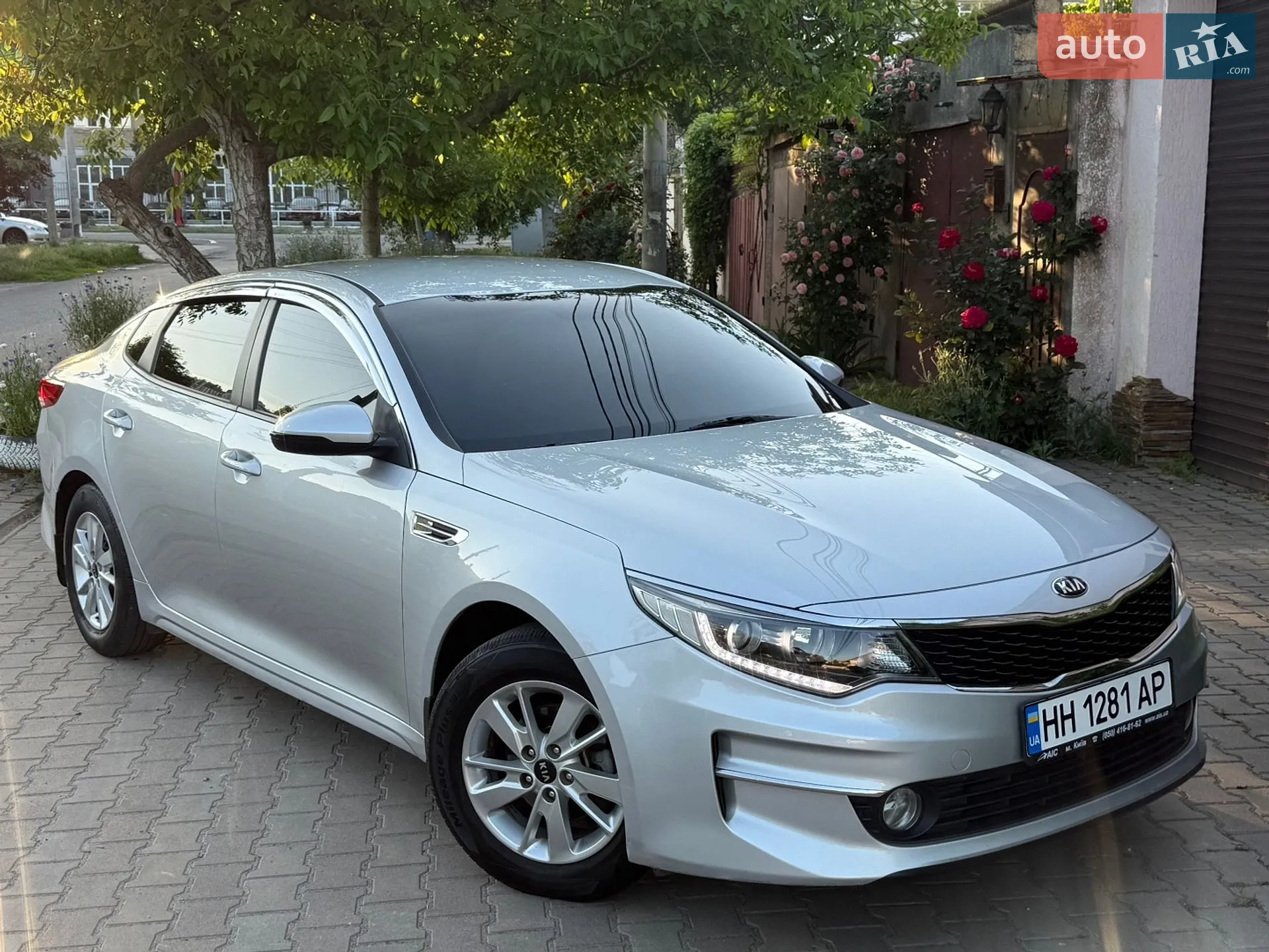 2017 Kia K5 - фото 1
