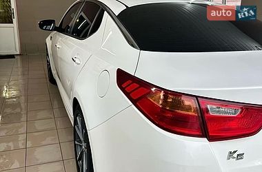 Седан Kia K5 2014 в Еланце