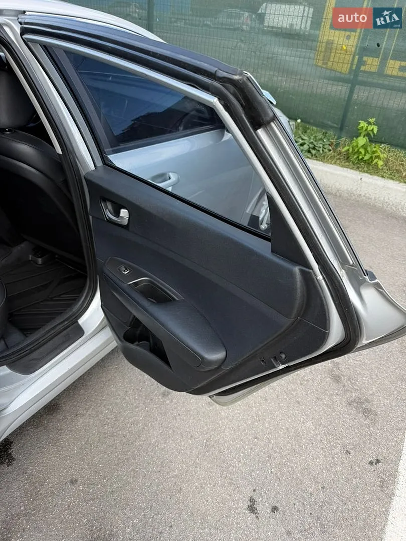 2016 Kia K5 - мініатюра 18