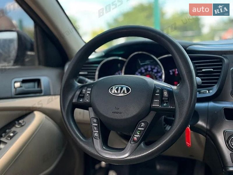 Седан Kia K5 2013 в Ивано-Франковске