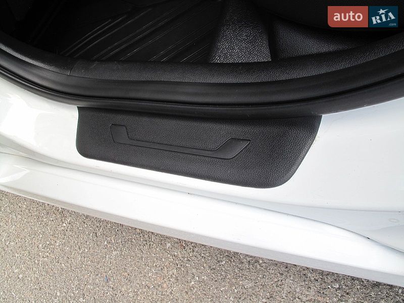 Седан Kia K5 2018 в Киеве