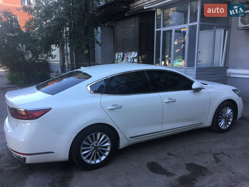 Седан Kia K7 2018 в Новомосковске