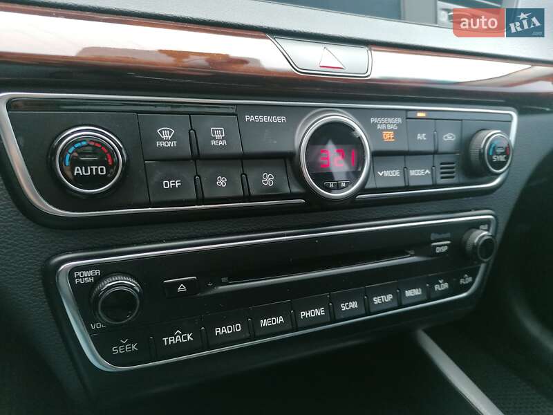 Седан Kia K7 2016 в Киеве