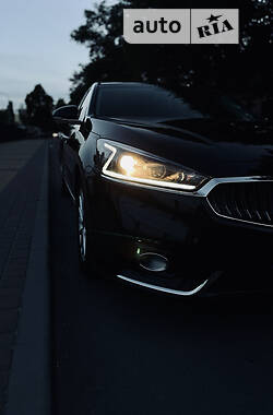 Седан Kia K7 2017 в 
