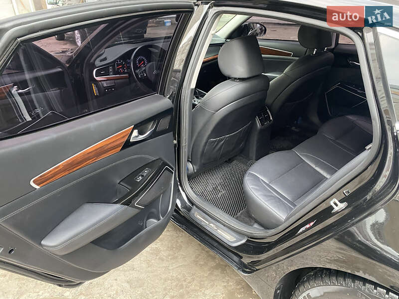 Седан Kia K7 2017 в Киеве