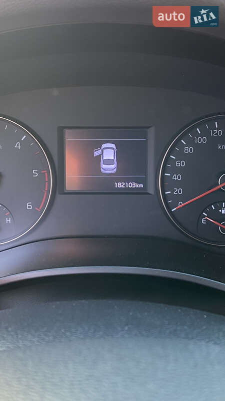 Седан Kia K7 2016 в Одессе