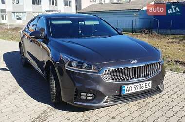 Седан Kia K7 2016 в Мукачево
