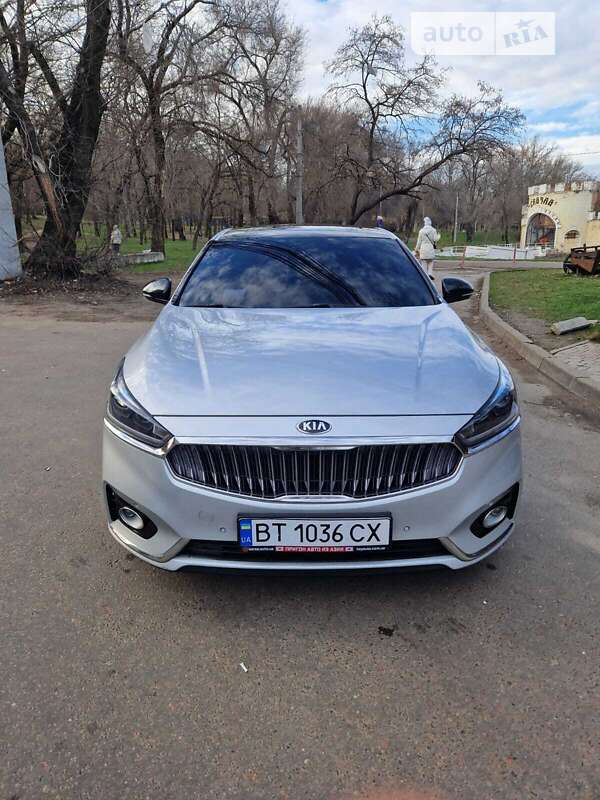 Седан Kia K7 2016 в Броварах