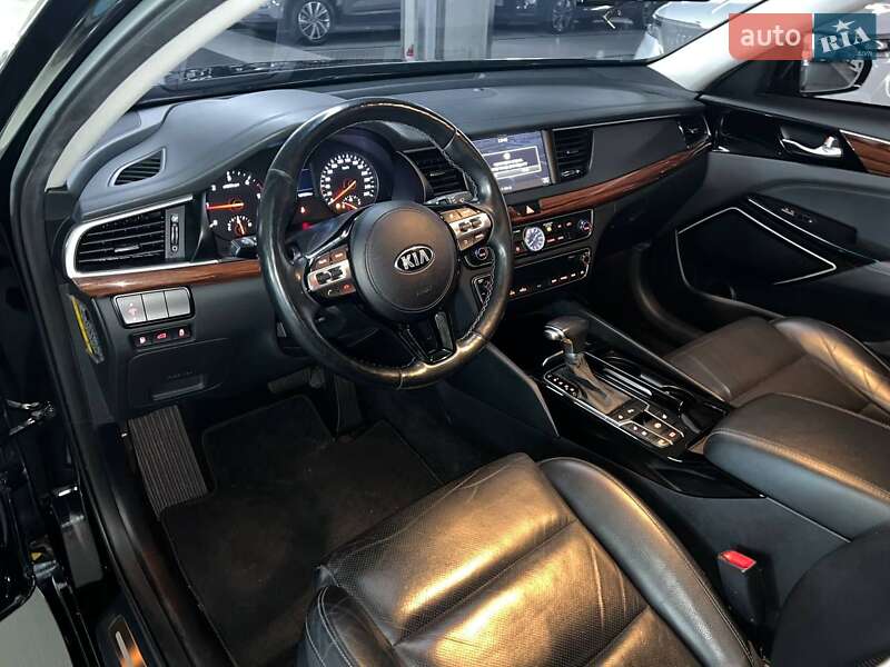Седан Kia K7 2016 в Дніпрі