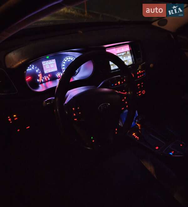 Седан Kia K7 2013 в Киеве