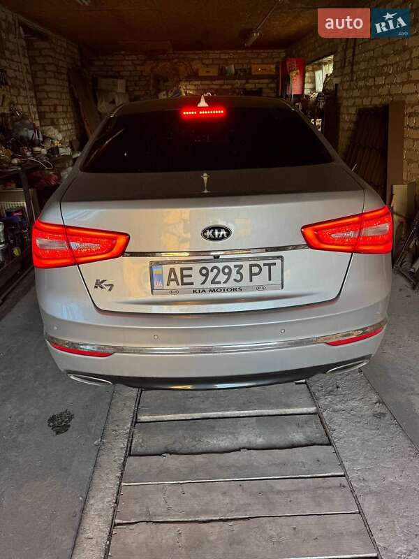 Седан Kia K7 2015 в Дніпрі