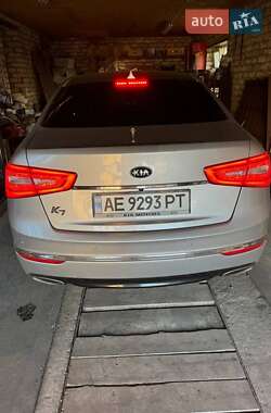 Седан Kia K7 2015 в 