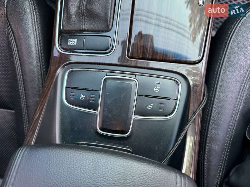 Седан Kia K7 2015 в Дніпрі