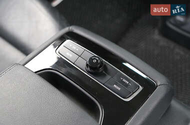 Седан Kia K7 2017 в 