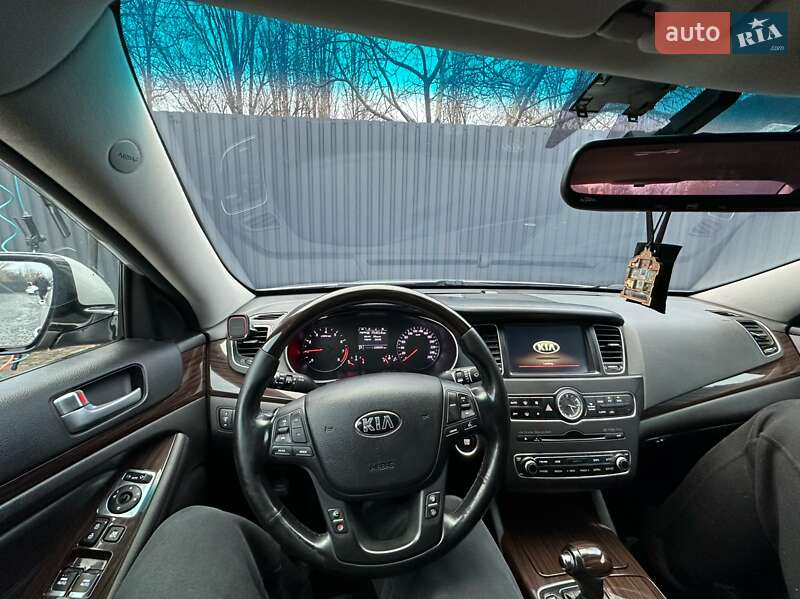 Седан Kia K7 2015 в Кривом Роге