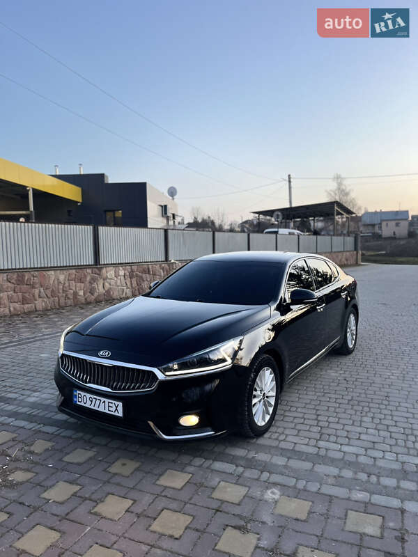 Седан Kia K7 2016 в Гусятині