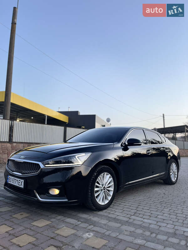 Седан Kia K7 2016 в Гусятині
