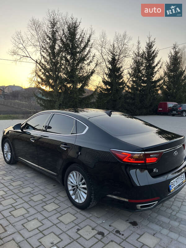 Седан Kia K7 2016 в Гусятині