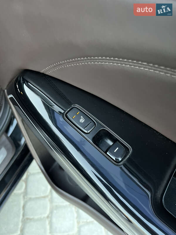 Седан Kia K7 2016 в Гусятині