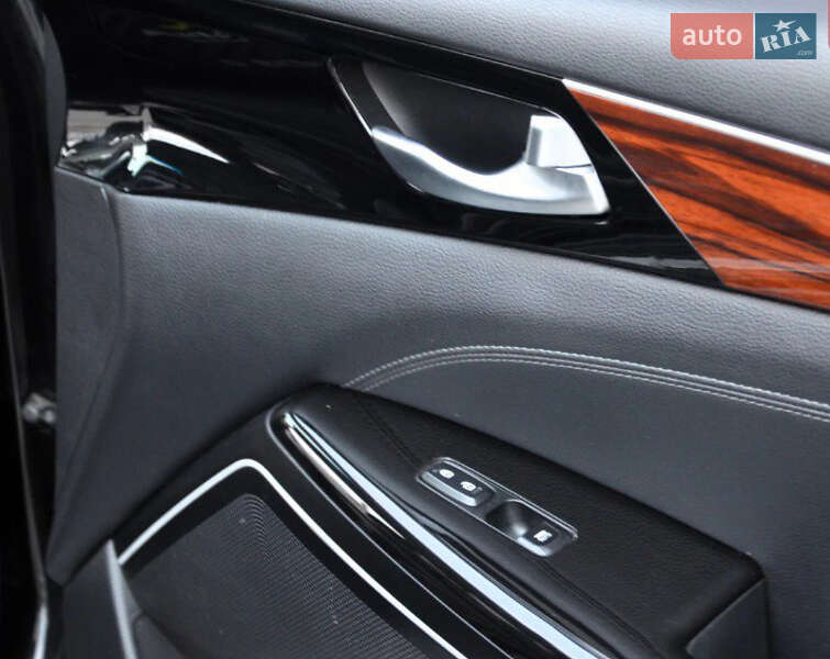 Седан Kia K7 2017 в Киеве
