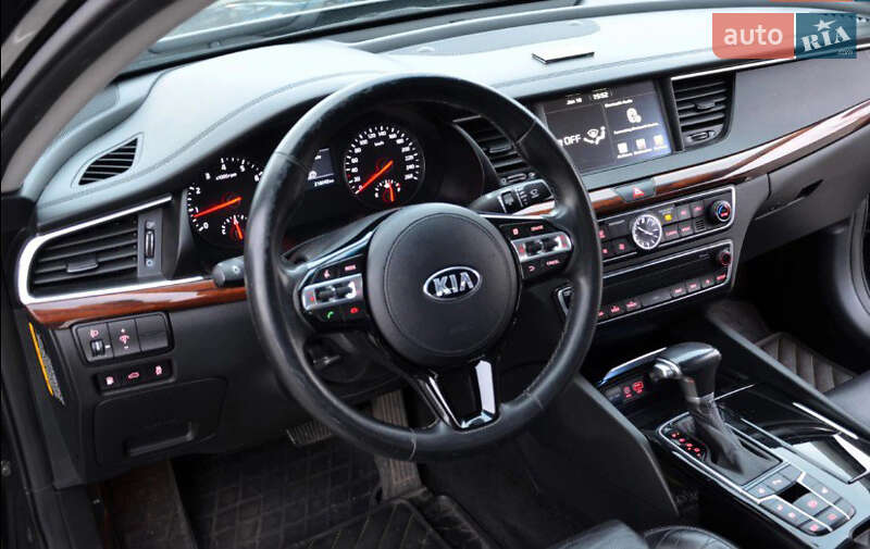 Седан Kia K7 2017 в Киеве
