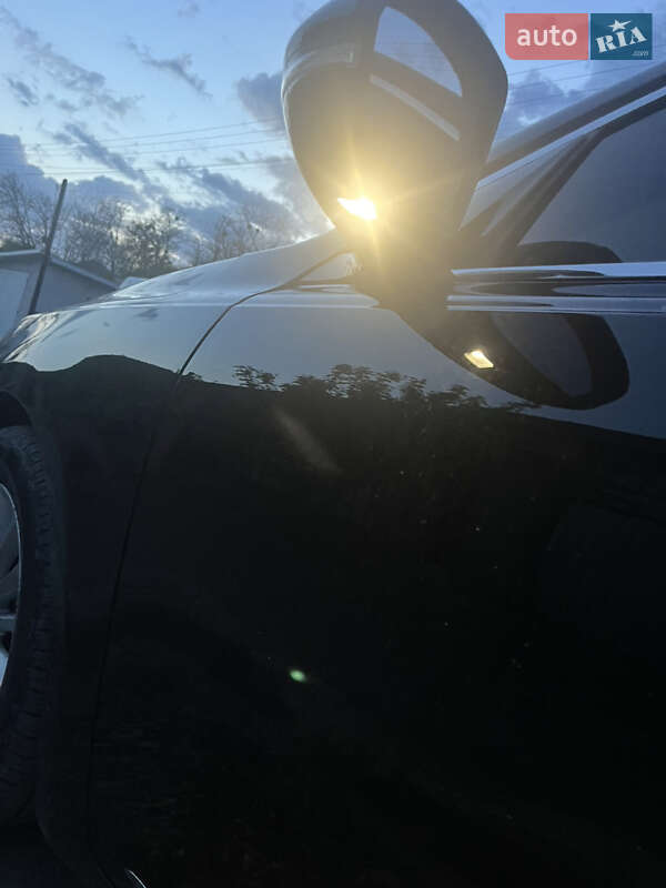 Седан Kia K7 2016 в Гусятині