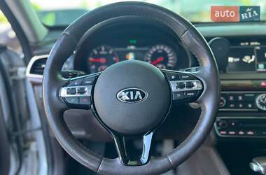 Седан Kia K7 2017 в 