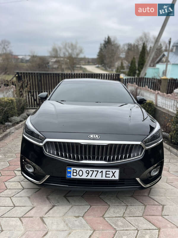 Седан Kia K7 2016 в Гусятині