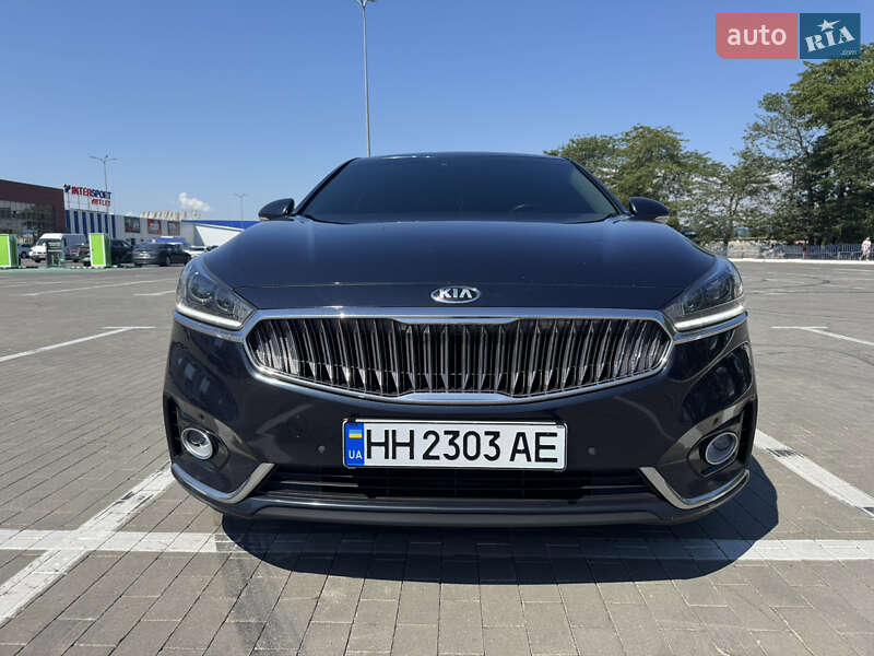 Седан Kia K7 2017 в Одессе