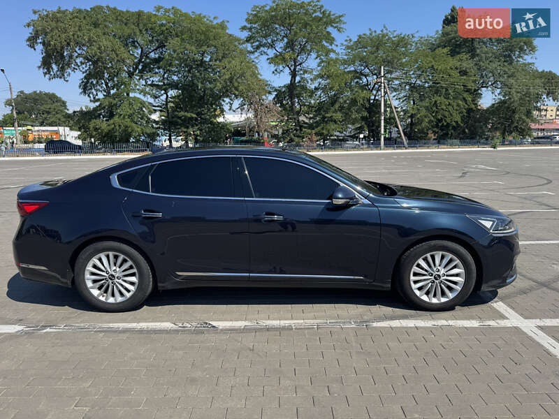 Седан Kia K7 2017 в Одессе