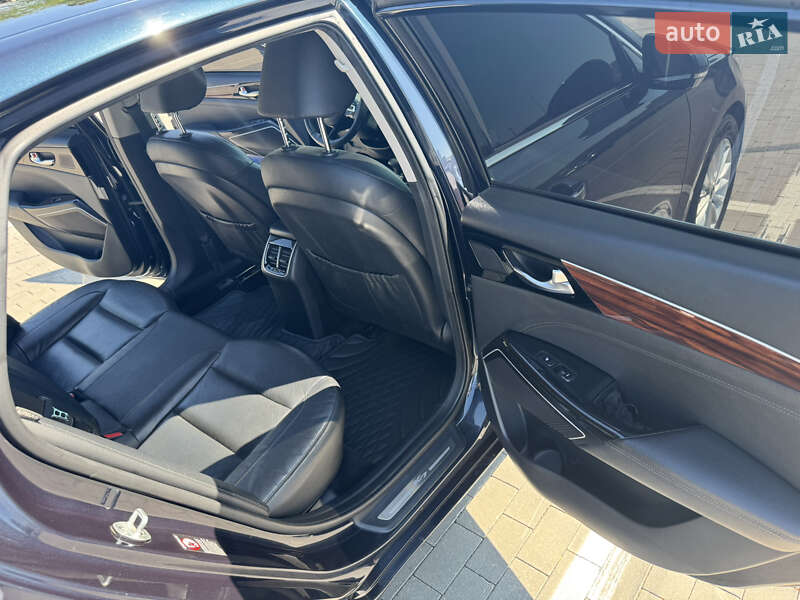 Седан Kia K7 2017 в Одессе