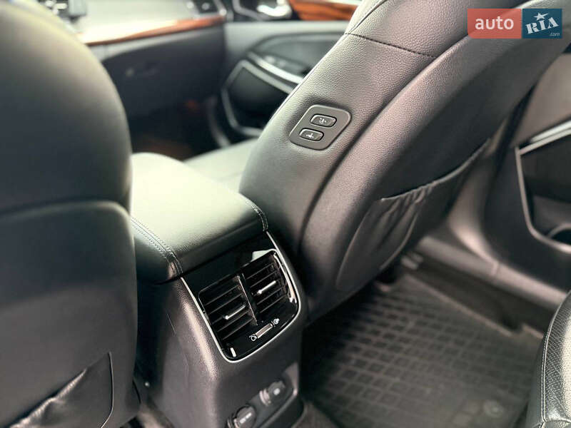 Седан Kia K7 2017 в Киеве