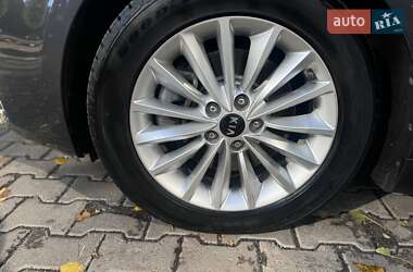 Седан Kia K7 2018 в 