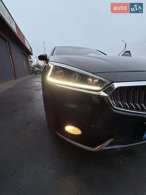 Седан Kia K7 2016 в Одессе