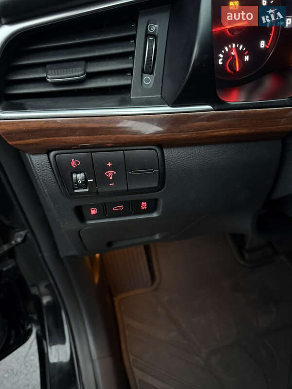 Седан Kia K7 2016 в Одессе