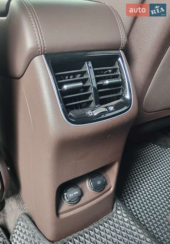 Седан Kia K7 2017 в Виннице