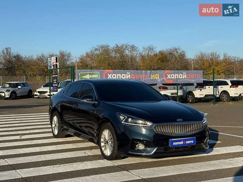 Седан Kia K7 2017 в Одессе
