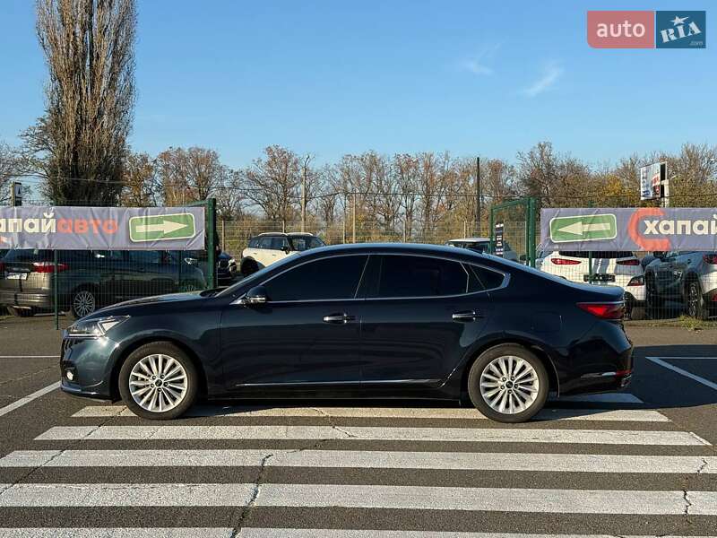 Седан Kia K7 2017 в Одессе