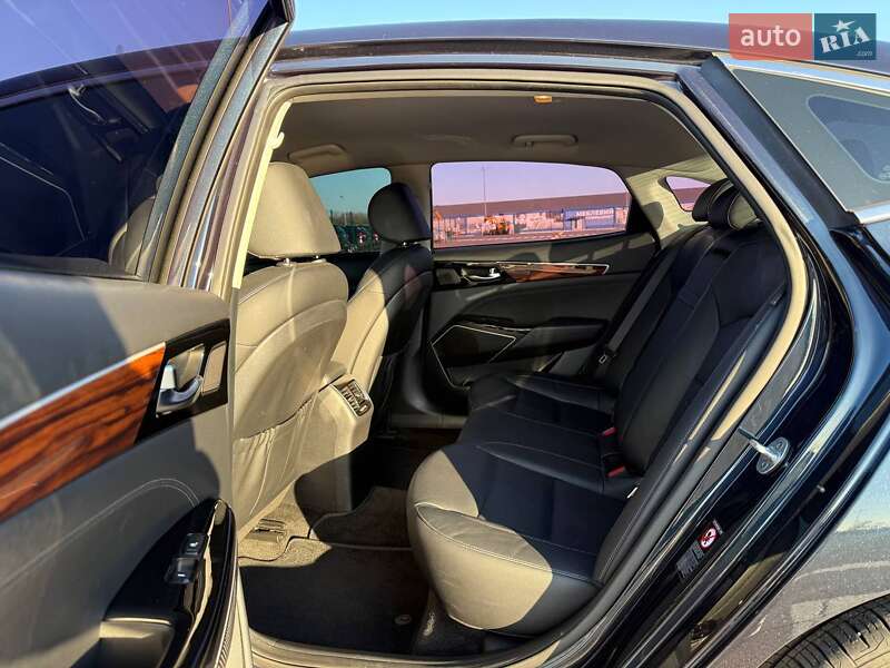 Седан Kia K7 2017 в Одессе