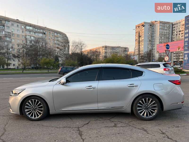 Седан Kia K7 2017 в Одессе