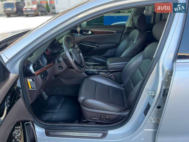 Седан Kia K7 2017 в Одессе